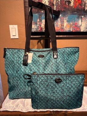 Coach NWT Limited Edition Emerald Snake Print Nylon Tote with Pouch MSRP $329